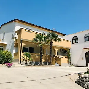 Apartman Anna Iii, Baška