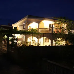 casa-rada.hotelinzadar.com/